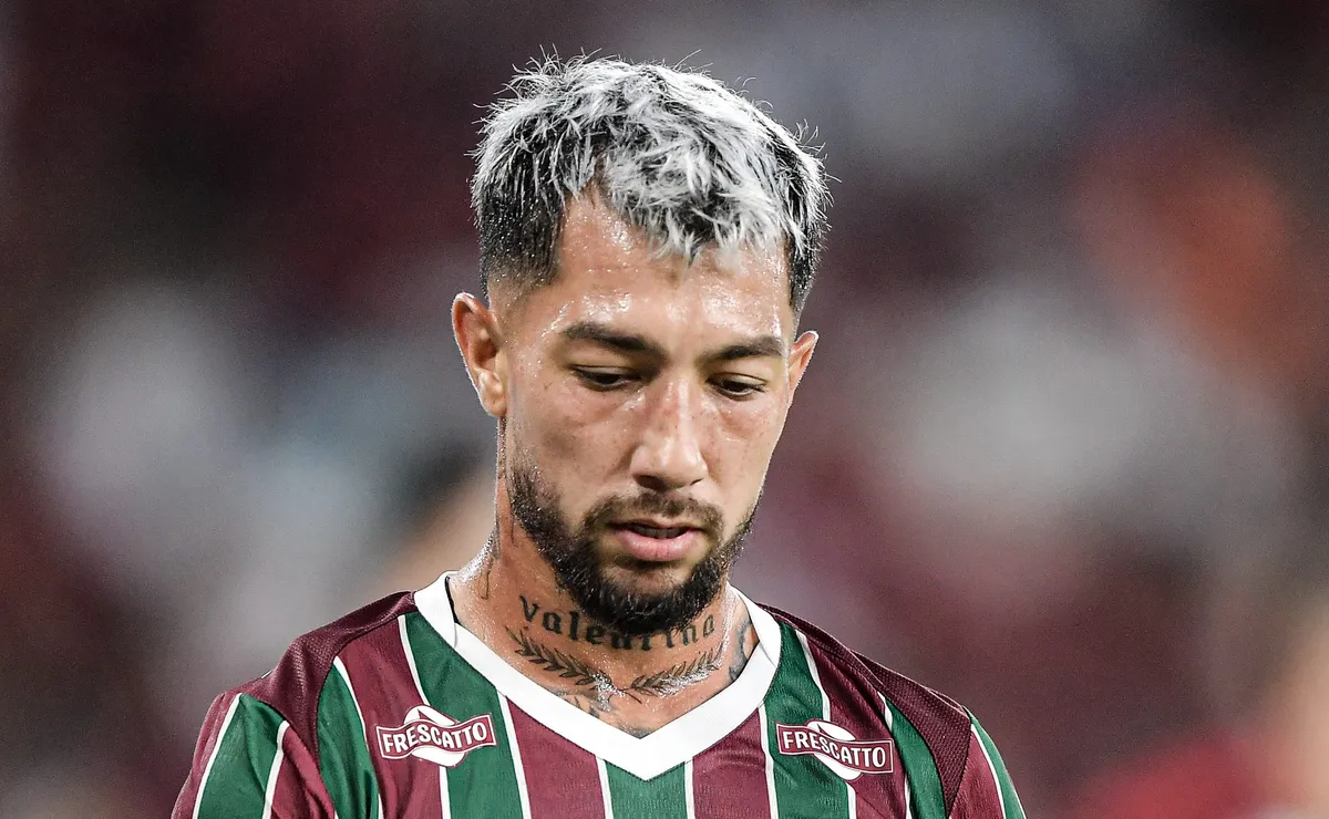 Fluminense tem problema para Libertadores e Lucho Acosta pode ser dúvida após deixar o Maracanã com proteção
