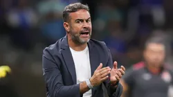 Treinador segue fazendo testes - Foto: Gilson Lobo/AGIF.