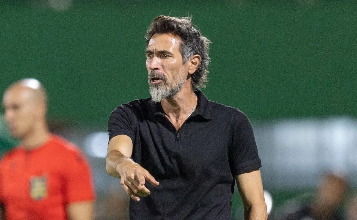 Domínguez pode mudar escalação do Atlético-MG e rever decisão de poupar titulares na Sul-Americana