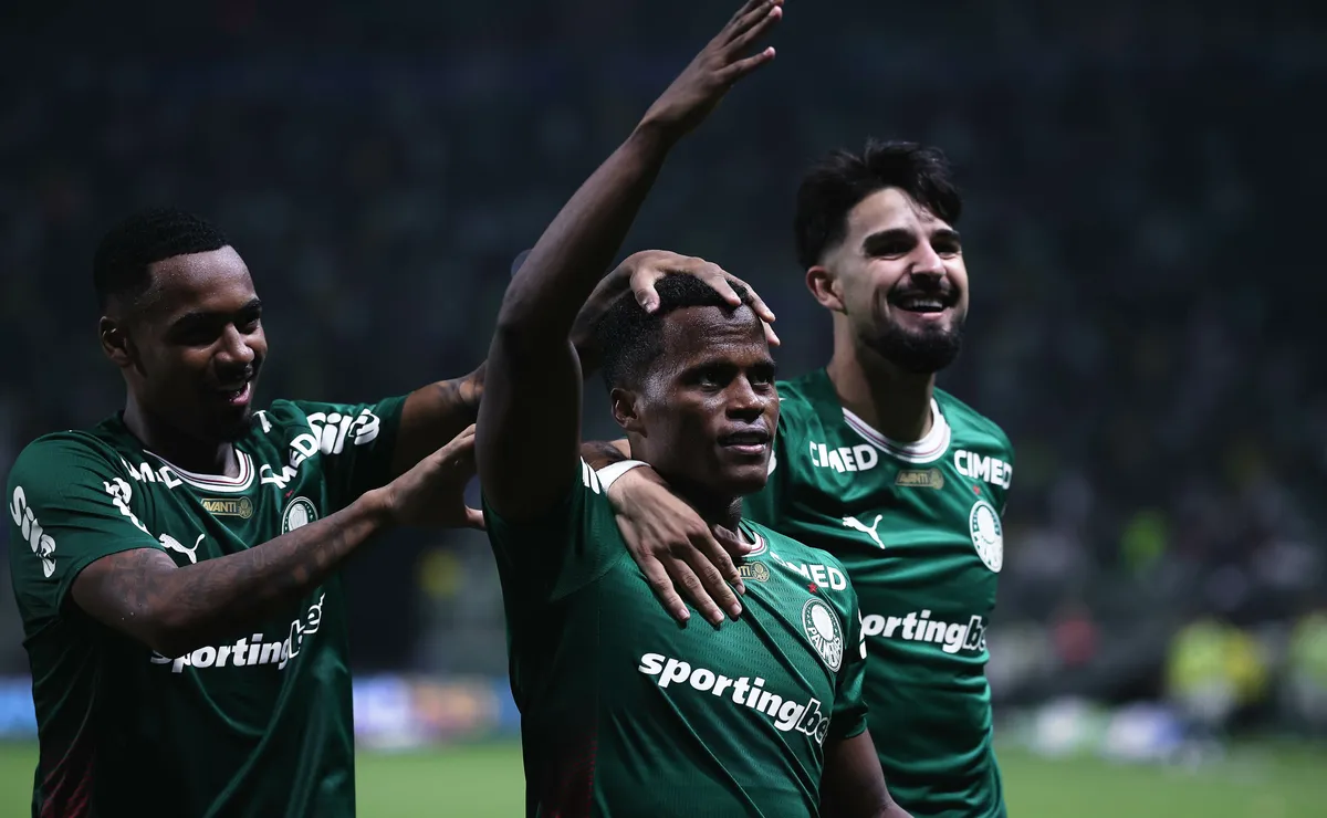Palmeiras se prepara para sequência de jogos em casa por três competições após empates recentes