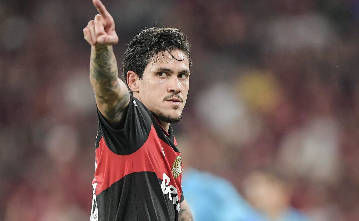 Pedro brilha no Fla-Flu, entra no radar da Seleção e Jornal Espanhol coloca pressão em Ancelotti