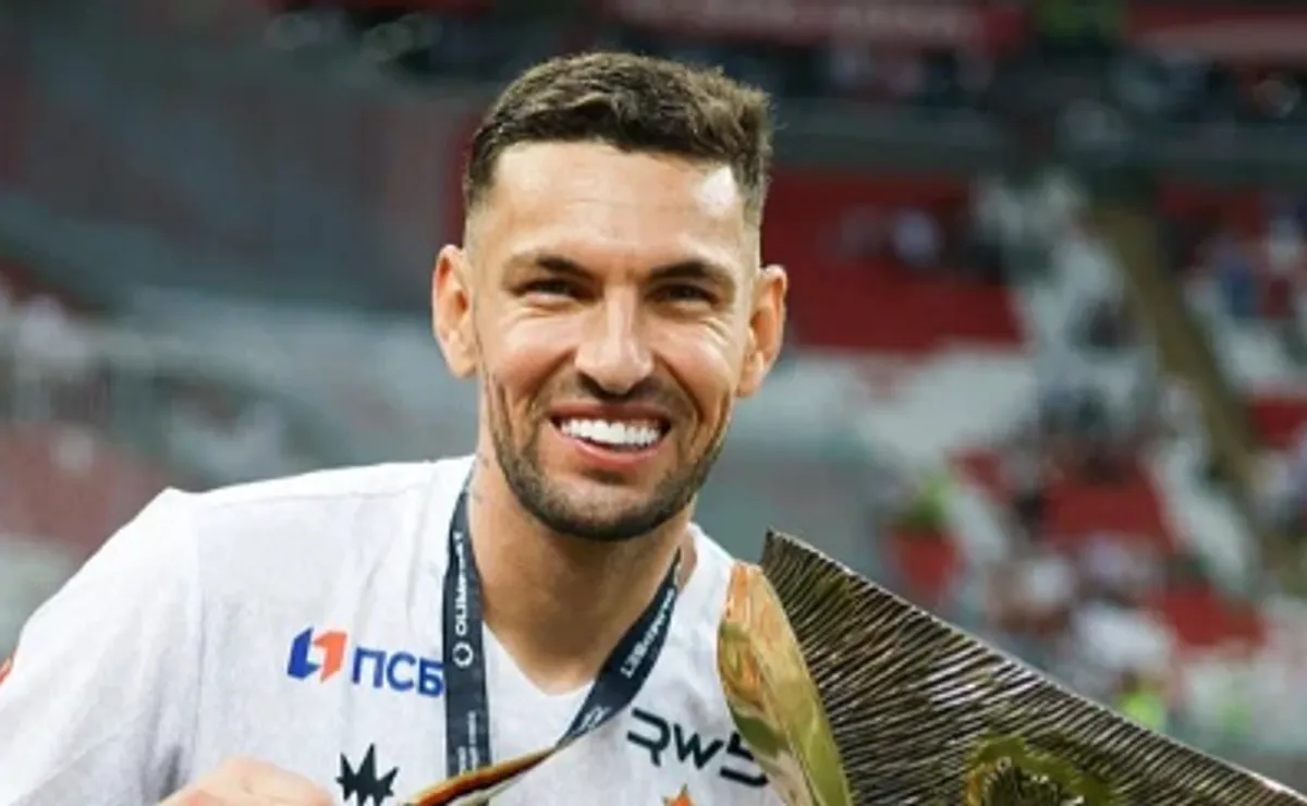 Roger pede reforços para zaga do São Paulo, indica Willyan Rocha e diretoria avalia investimento