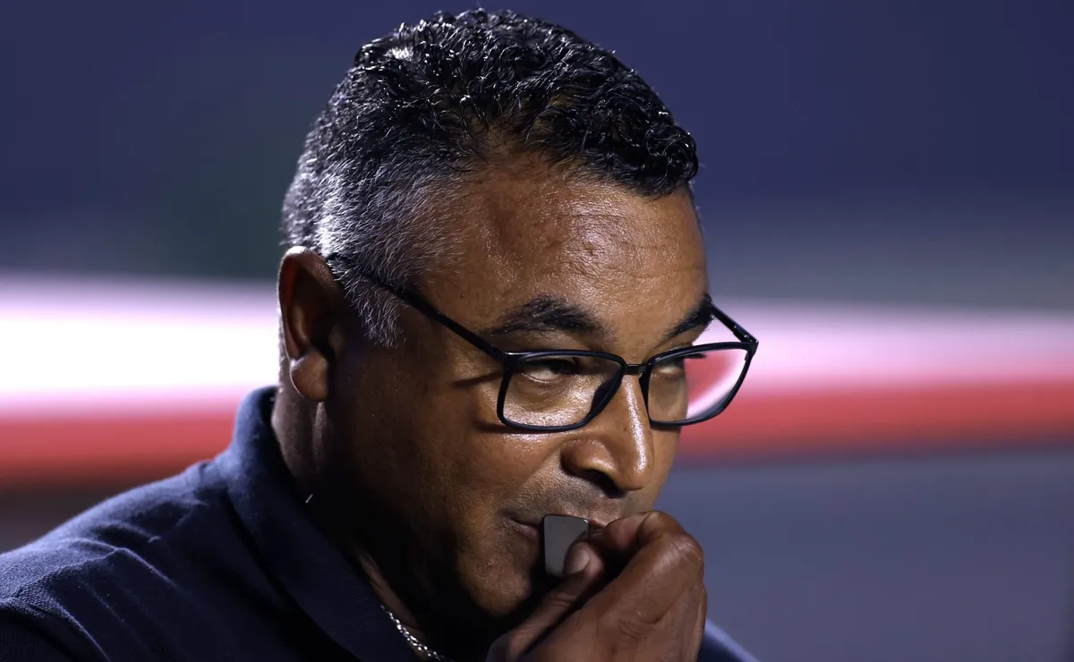 Roger Machado volta a ser criticado pela torcida do São Paulo durante jogo da Sul-Americana