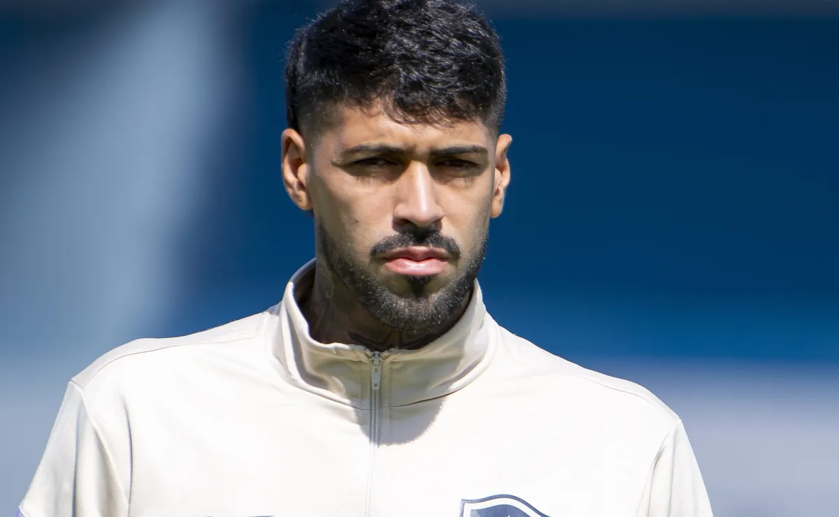 Renovação emperrada de Alexander Barboza com o Botafogo faz São Paulo avaliar contratação