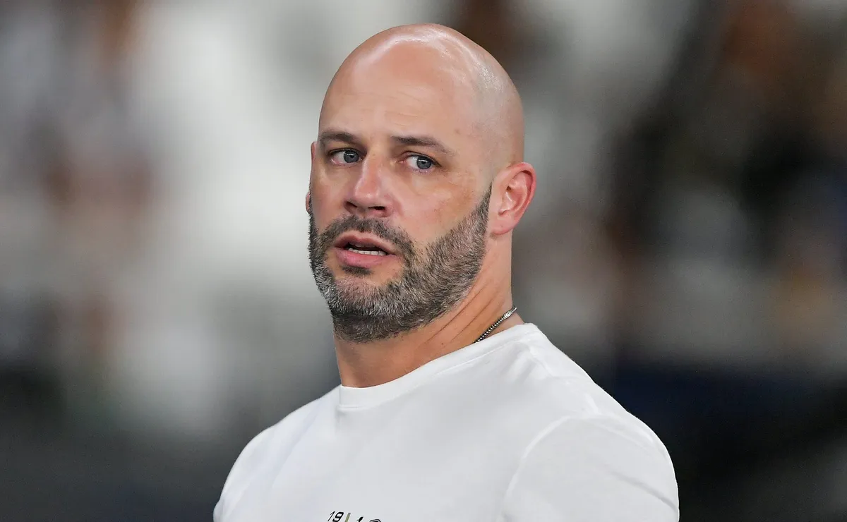 Franclim pode perder Alex Telles e Jhoan Hernández diante do Racing na Sul-Americana