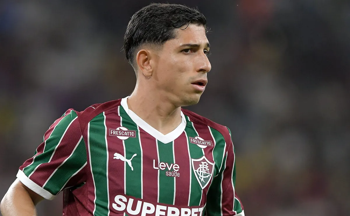 Savarino lamenta derrota do Fluminense para o Flamengo e projeta reação: “Temos que continuar brigando”