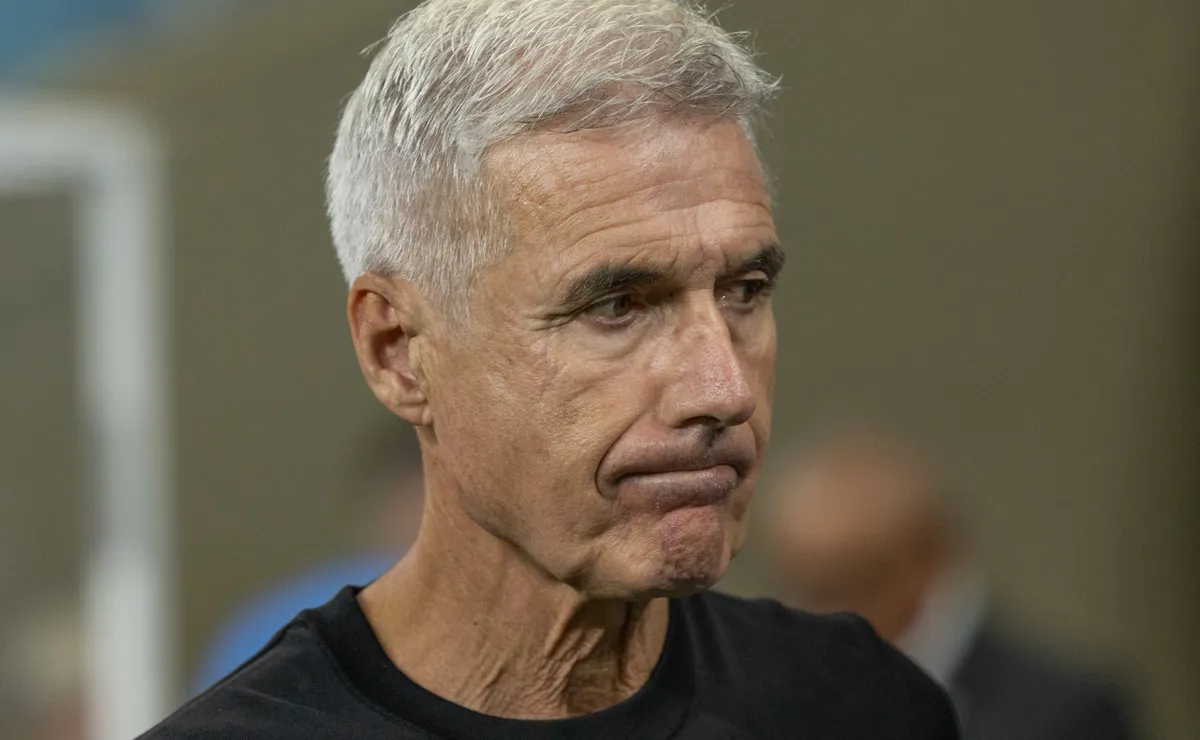 Desfalques do Grêmio: Luís Castro não terá Willian e mais três baixas contra o Riestra