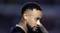 Neymar durante aquecimento antes de partida na Vila Belmiro.