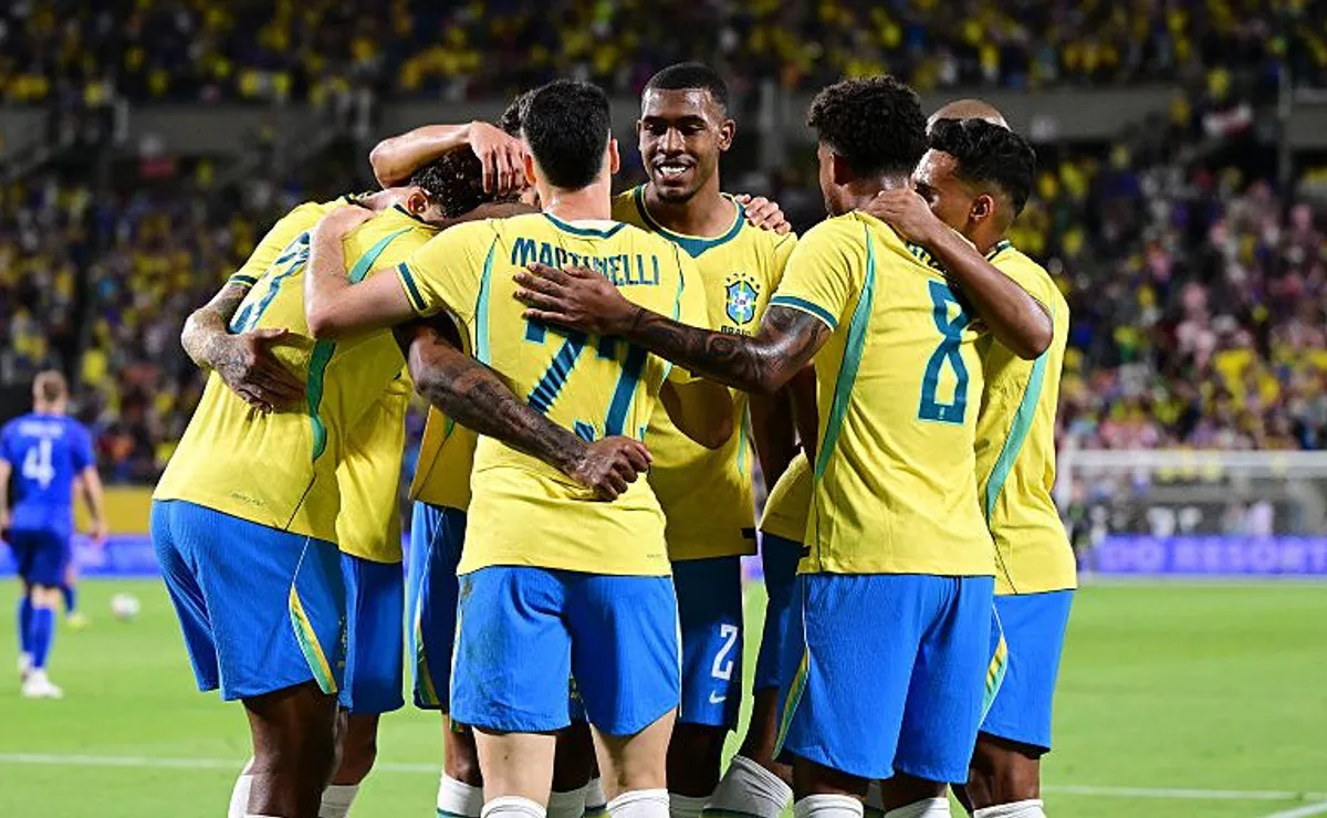 Filipe Luís coloca a Seleção Brasileira como uma das favoritas na Copa do Mundo