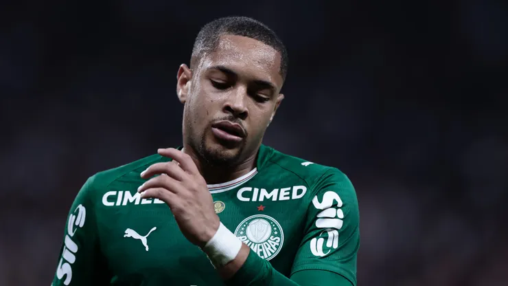 Vitor Roque não disputa jogo pelo Palmeiras desde março, mas volta contra o Sporting Cristal nesta 5ª