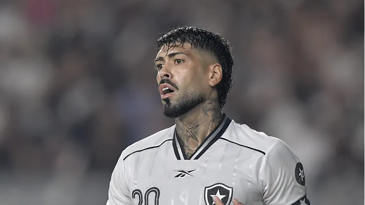 Barboza em campo durante jogo contra o Vasco.