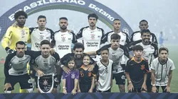 Elenco do Corinthians em partida contra o Palmeiras. (Photo by Alexandre Schneider/Getty Images)