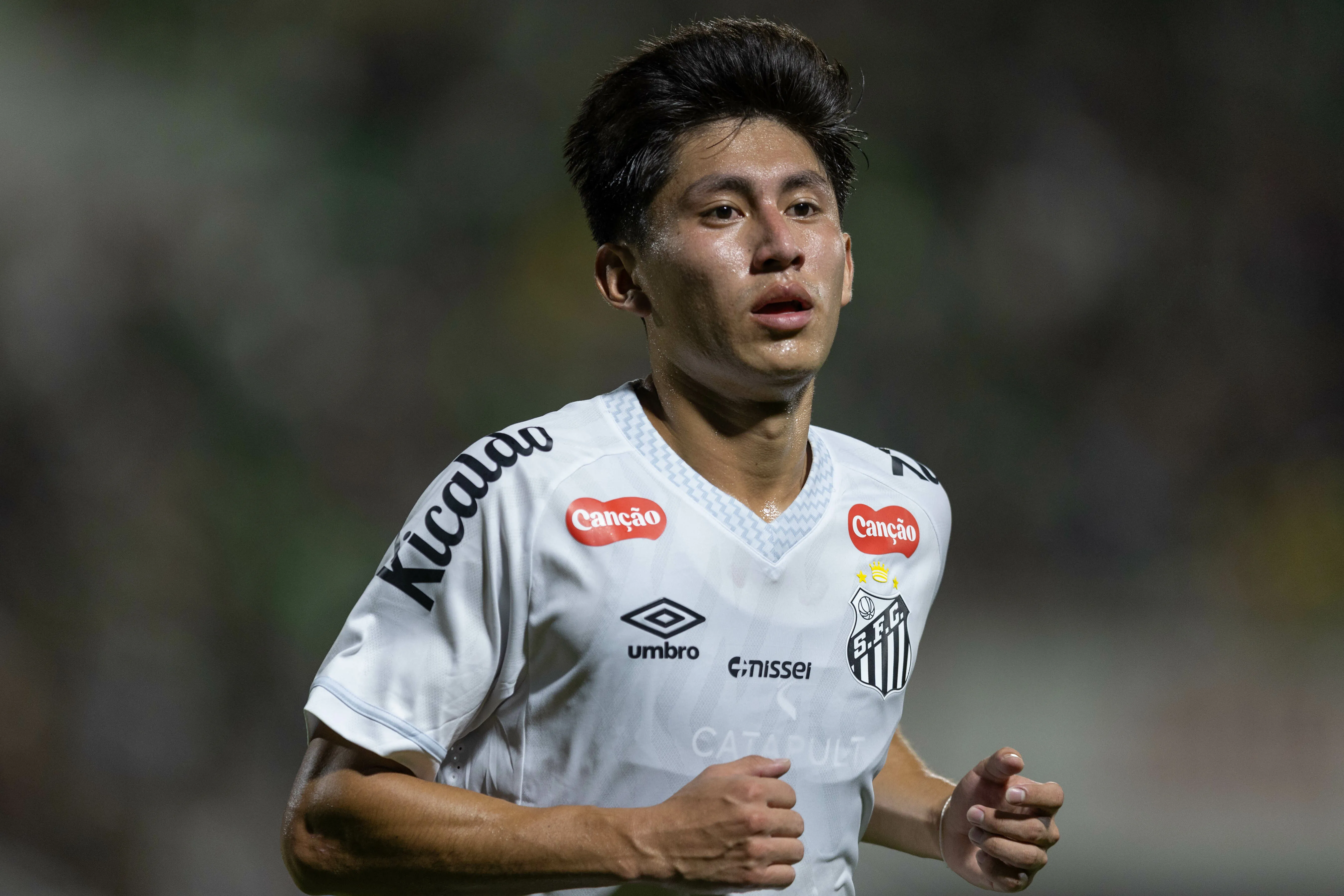 Miguelito ainda não jogou com o Cuca. Foto: Liamara Polli/AGIF