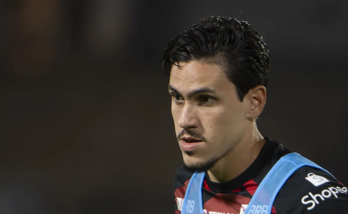 Renovação de Pedro no Flamengo evolui, mas atacante quer luvas milionárias e decisão está com BAP