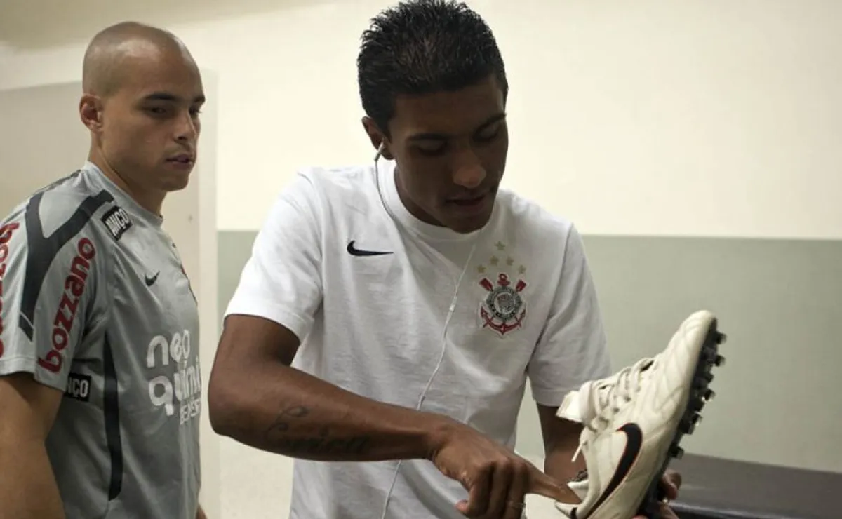 Corinthians anuncia ex-goleiro Julio Cesar para cargo de gerente de futebol