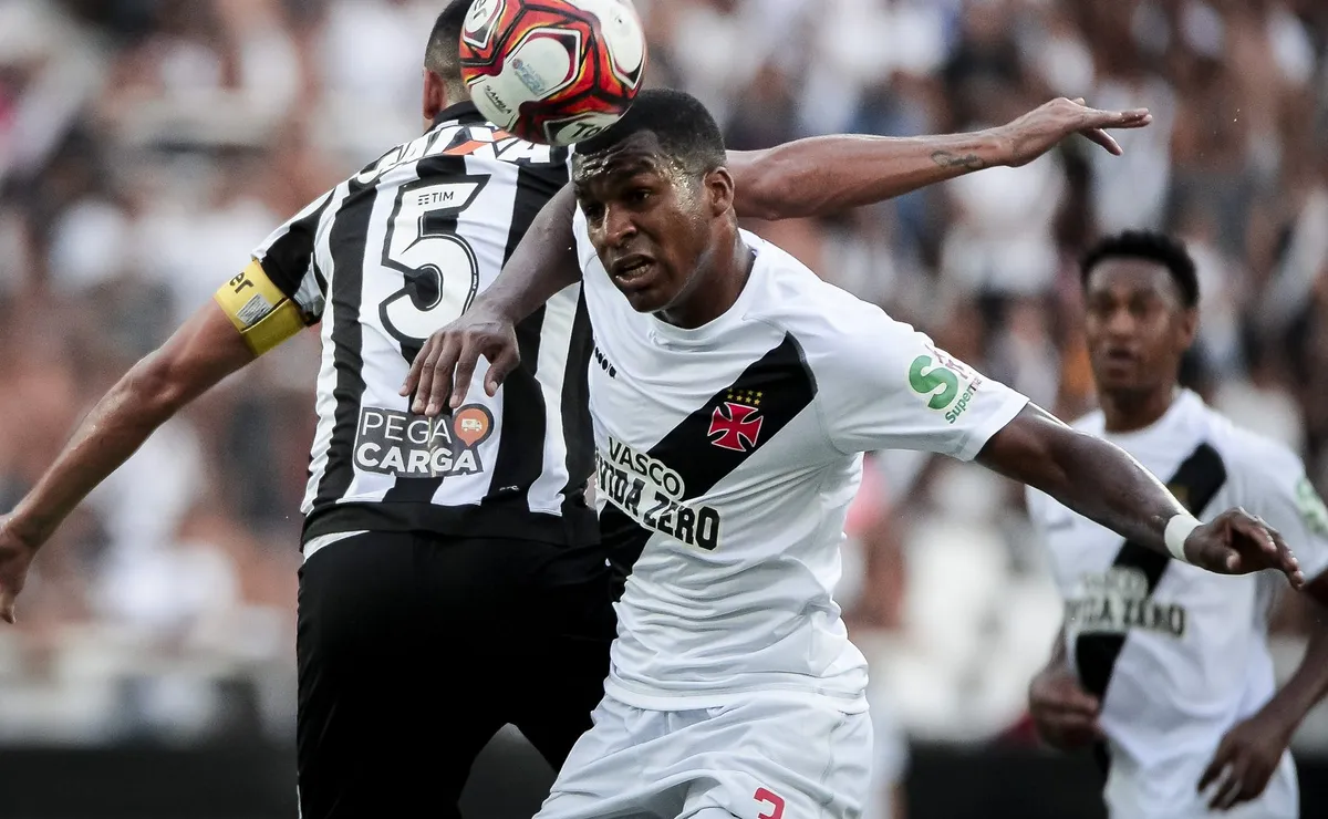 Ex-Vasco, o zagueiro Frickson Erazo vira finalista do reality show MasterChef no Equador