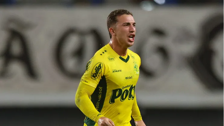 Nathan Fogaça jogador do Mirassol comemora seu gol durante partida contra o Remo. Foto: Fernando Torres/AGIF