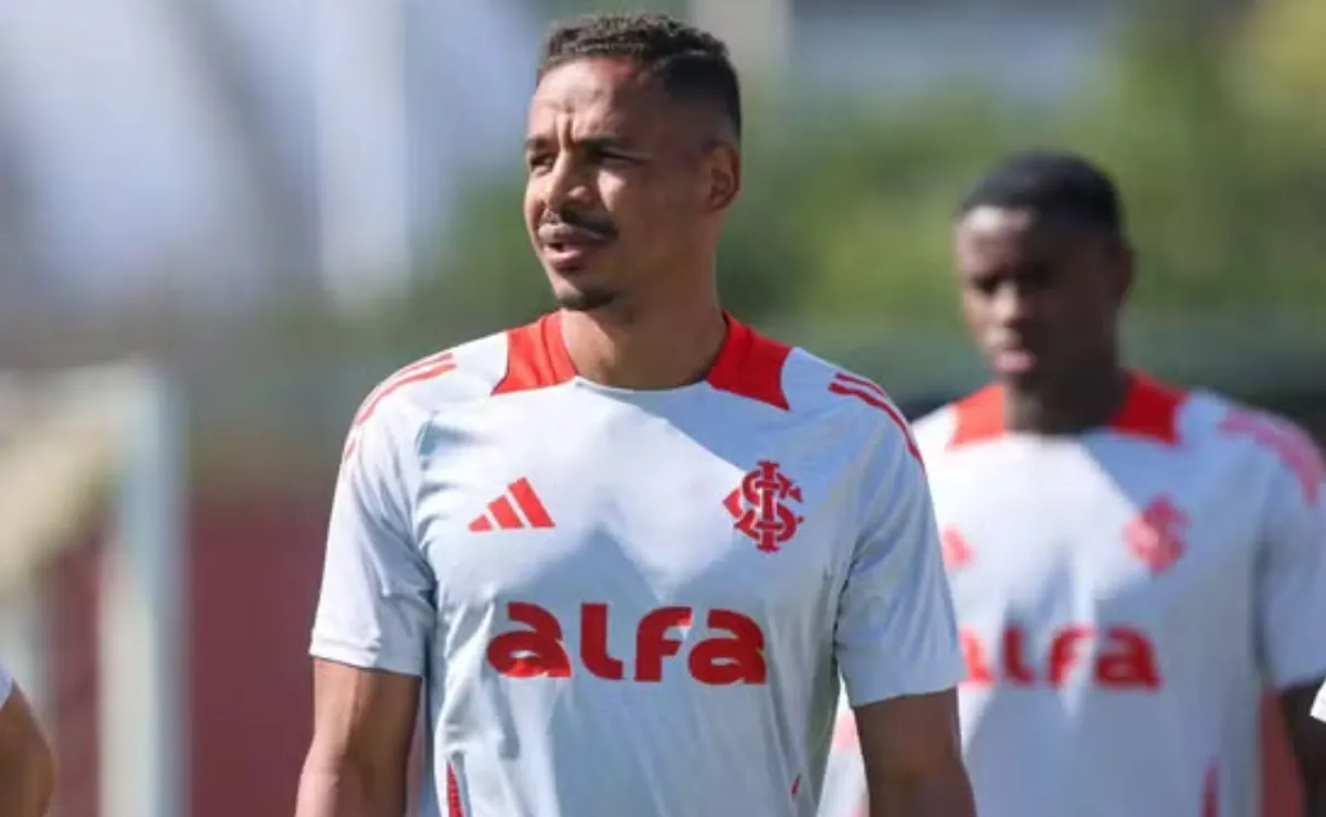 Fernando anuncia aposentadoria no Internacional e revela inspiração em Roger Machado para nova fase