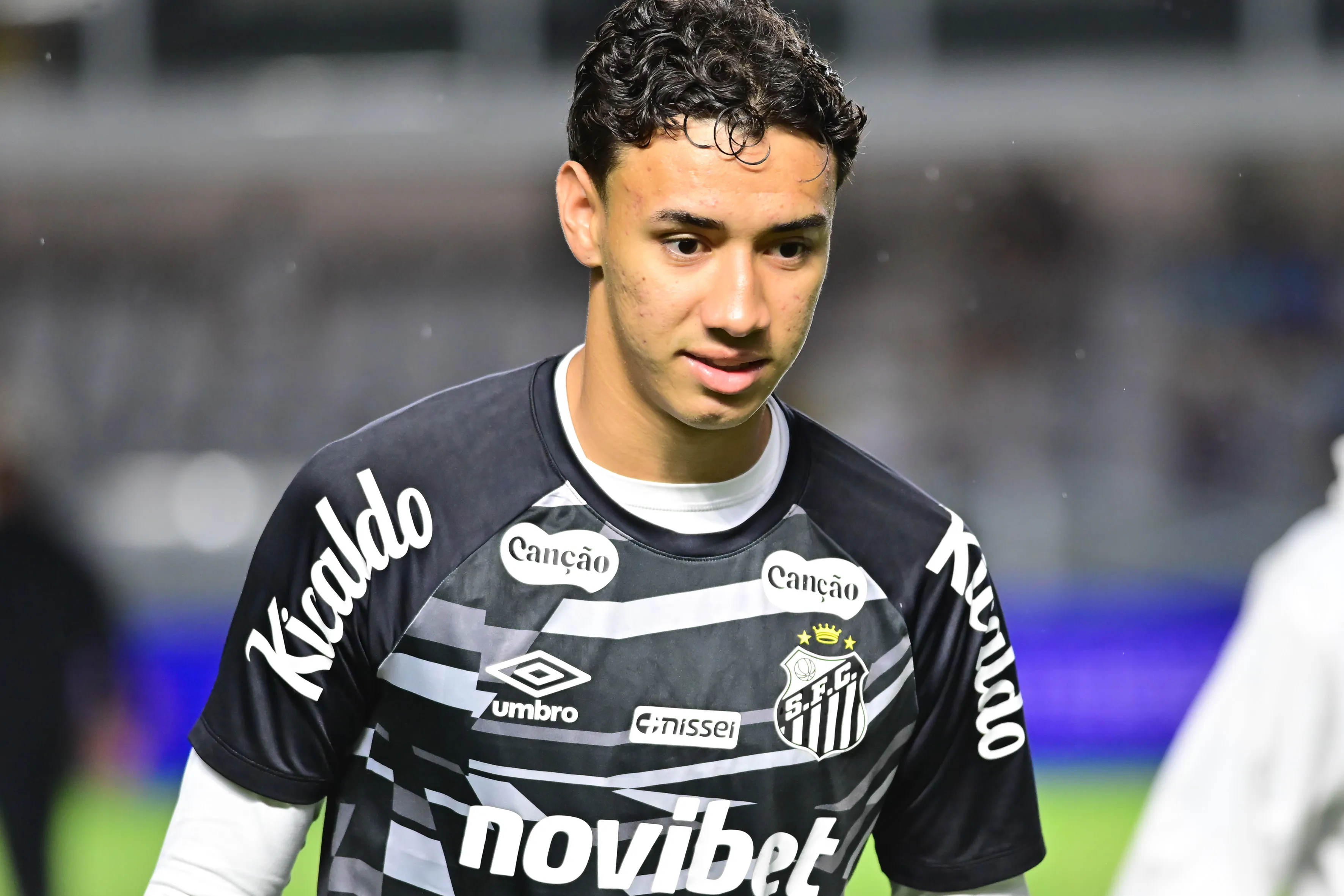 Bontempo antes de uma partida do Peixe. Foto: Jota Erre/AGIF