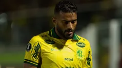 Reinaldo jogador do Mirassol lamenta gol impedido durante partida contra o Lanús. Foto: Joisel Amaral/AGIF