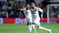 Neymar ainda é dúvida para o confronto desta terça-feira (14).