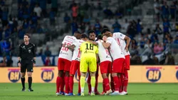 Jogadores do Bragantino posam para foto antes na partida contra Cruzeiro. Foto: Alessandra Torres/AGIF