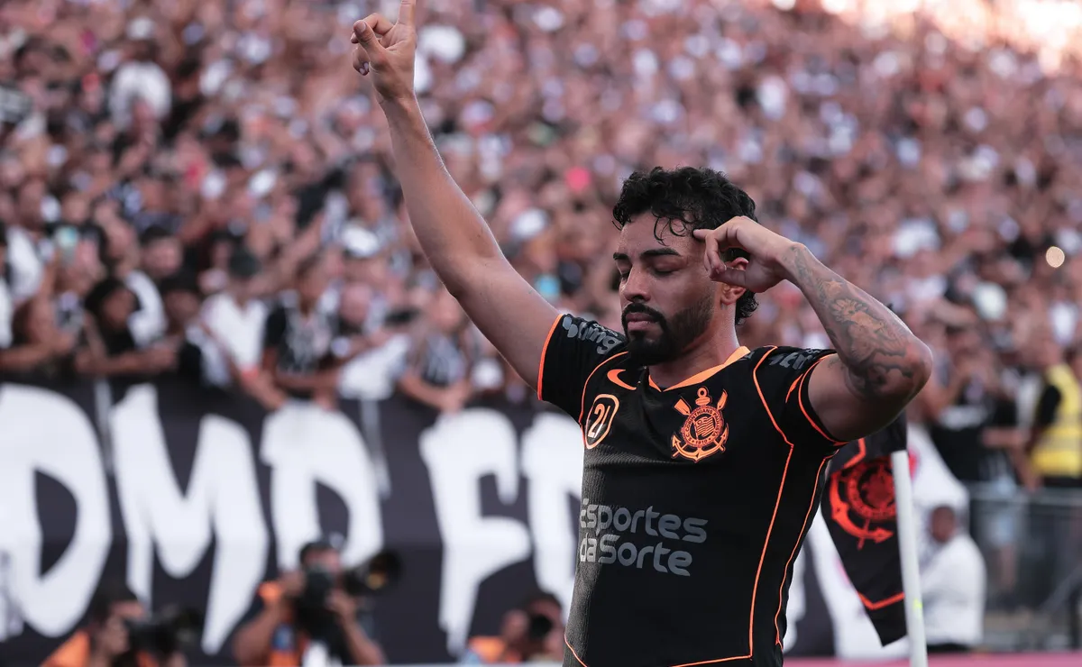 Bidu vive melhor fase no Corinthians, ignora Flamengo e quer fazer história no clube