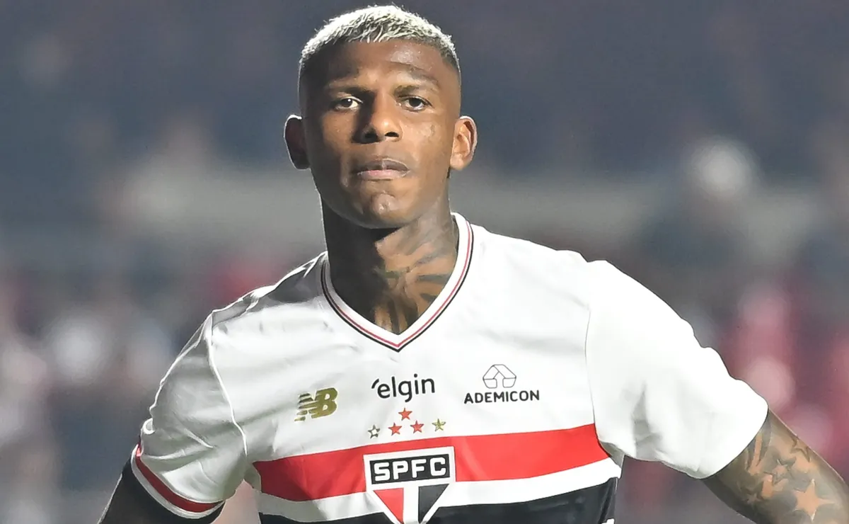 São Paulo só vai definir reintegração ou rescisão de Arboleda apenas quando zagueiro chegar ao Brasil