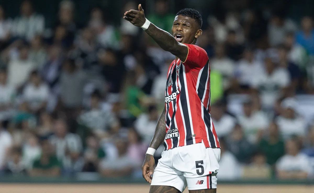 São Paulo isola caso Arboleda, elenco evita contato e diretoria assume controle total da situação