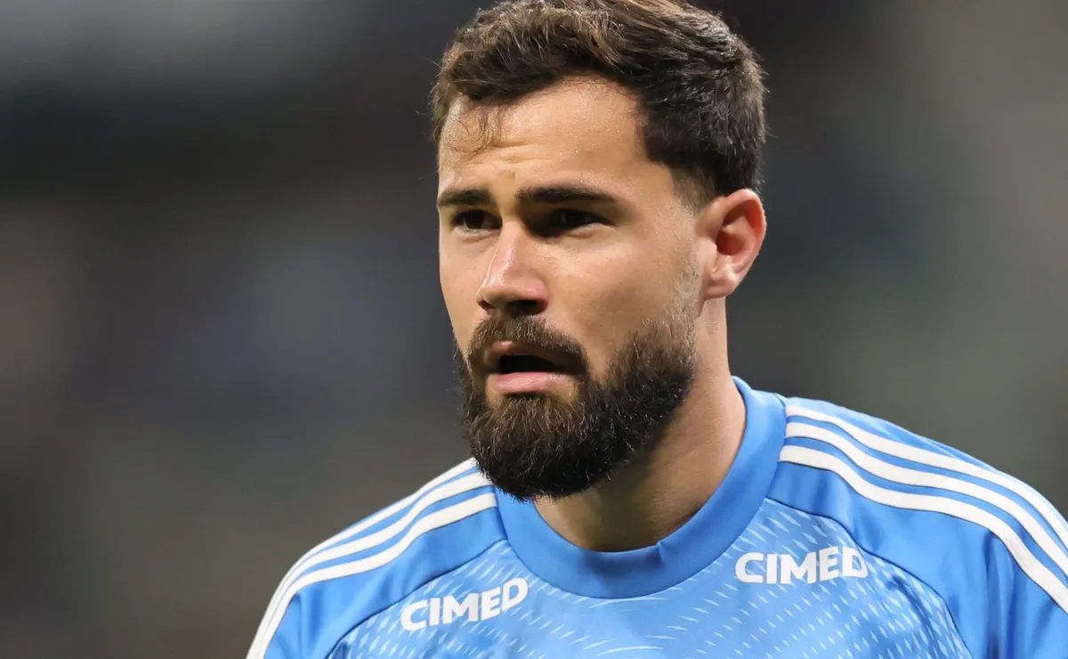 Matheus Cunha recebe duras críticas de narrador e Fábio é citado: “Não vou torcer contra”