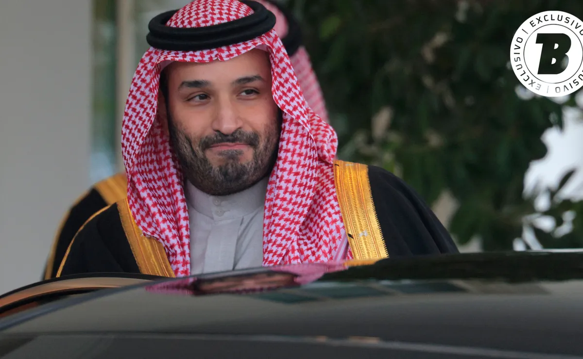 Dono do Newcastle quer fazer acordo com o Flamengo e contratar o meio-campista Evertton Araújo