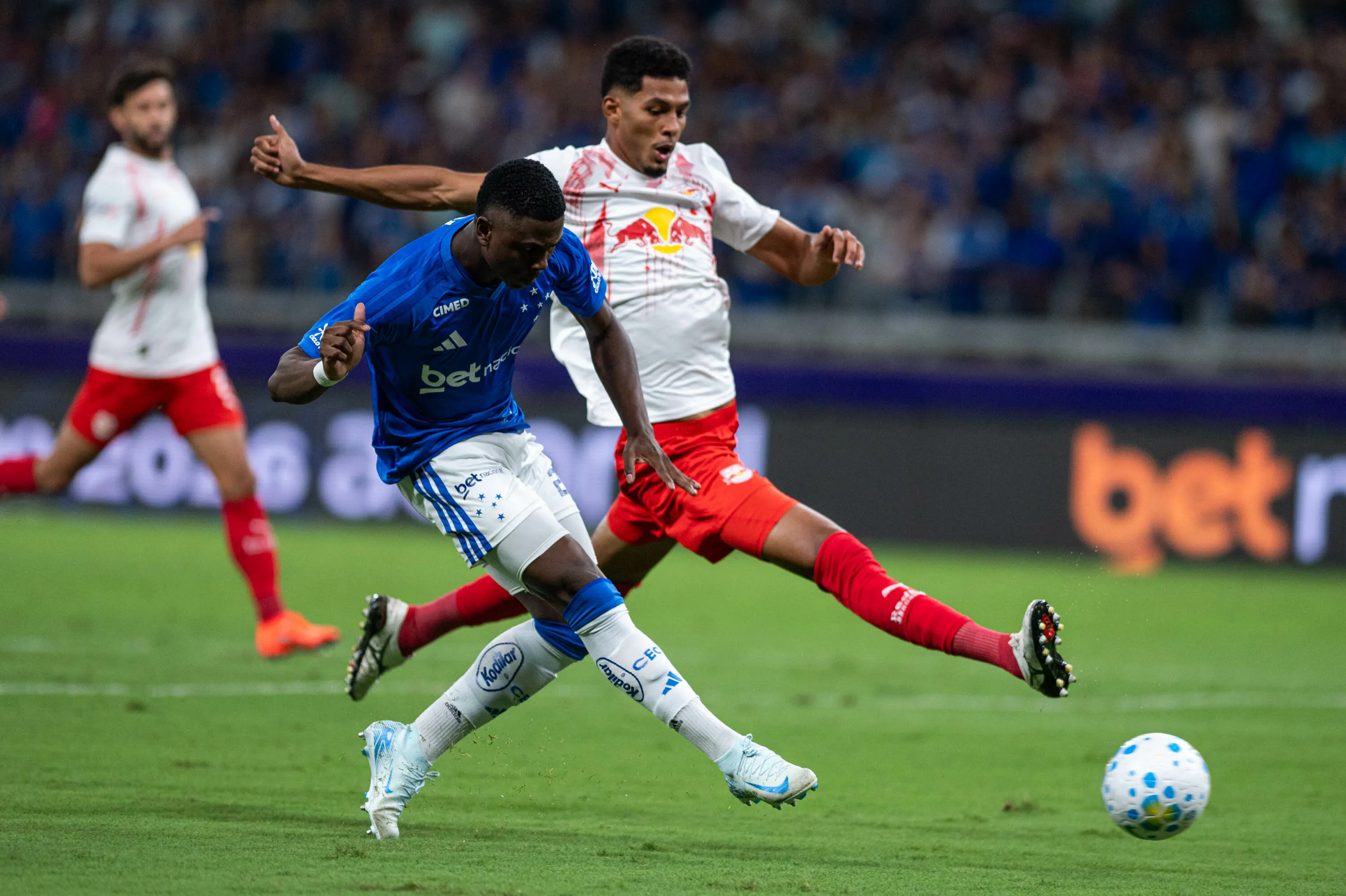 Cruzeiro venceu o RB Bragantino de virada no Mineirão. Foto: Alessandra Torres/AGIF