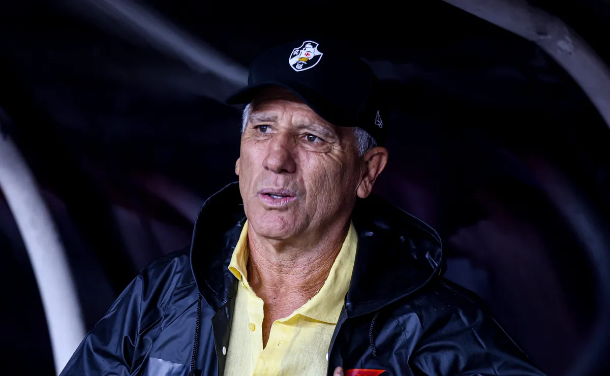 Renato Gaúcho define escalação do Vasco na Sul-Americana e vai com time reserva