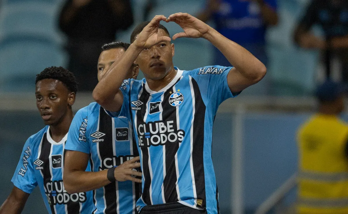 Grêmio avança para renovar com Carlos Vinícius e prepara proposta até 2028