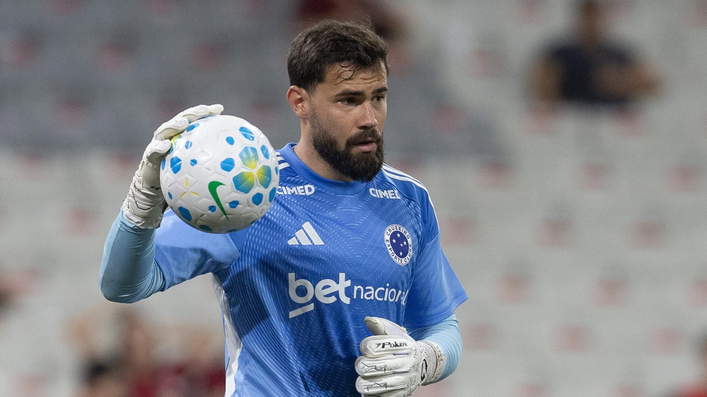 Matheus Cunha ainda não convence - Foto: Hedeson Alves/AGIF.