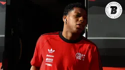 Gonzalo Plata jogador do Flamengo durante viagem com a delegação