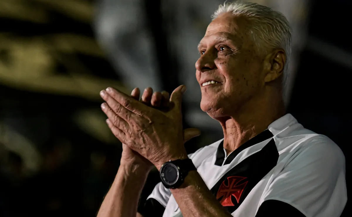 Vasco se movimenta nos bastidores e prepara homenagem a Roberto Dinamite em São Januário