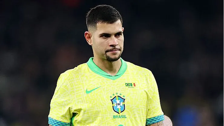 Bruno Guimarães surgiu com novo problema médico - (Photo by Harry Murphy/Getty Images)