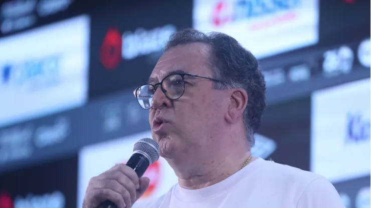 Marcelo Teixeira durante apresentação de Neymar em 2025.