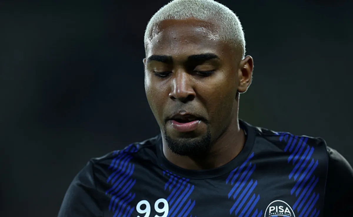 Lorran volta ao Flamengo, mas diretoria planeja novo empréstimo e define estratégia para o meia no Brasil