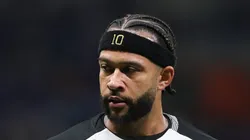 Depay durante jogo do Timão na Neo Química Arena.