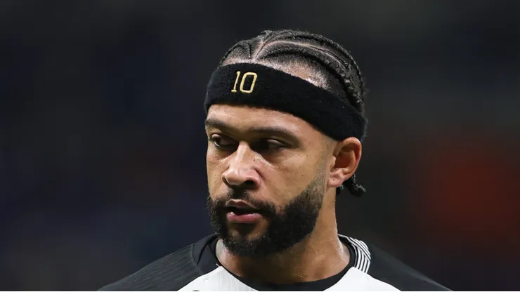 Depay durante jogo do Timão na Neo Química Arena.