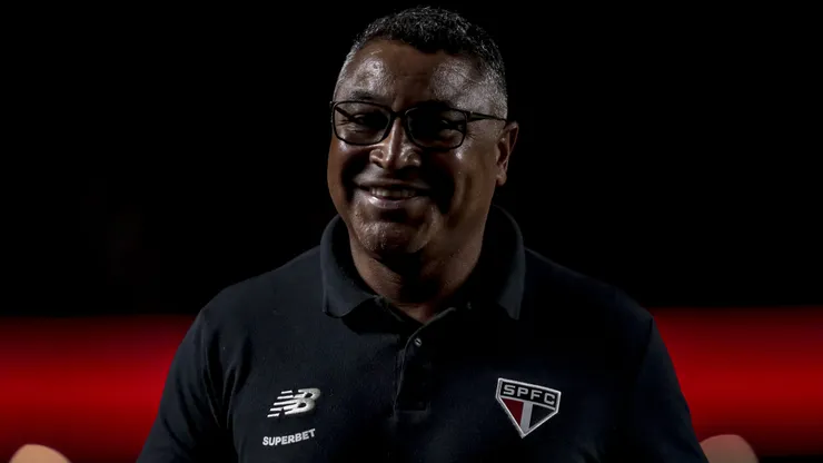 Roger Machado precisa de uma vitória para seguir no cargo.