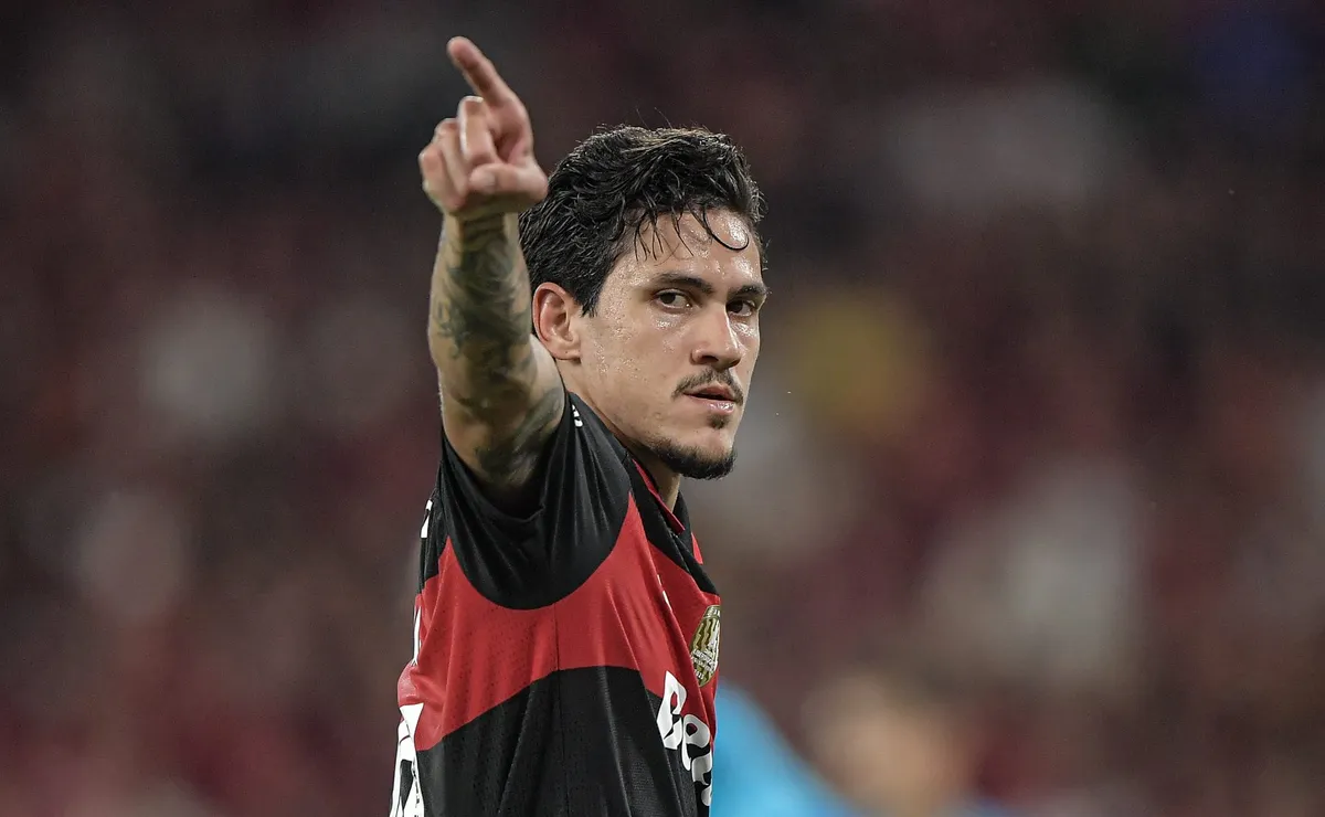 Pedro sobra em números e amplia vantagem sobre Larrosa antes de Flamengo x Independiente Medellín