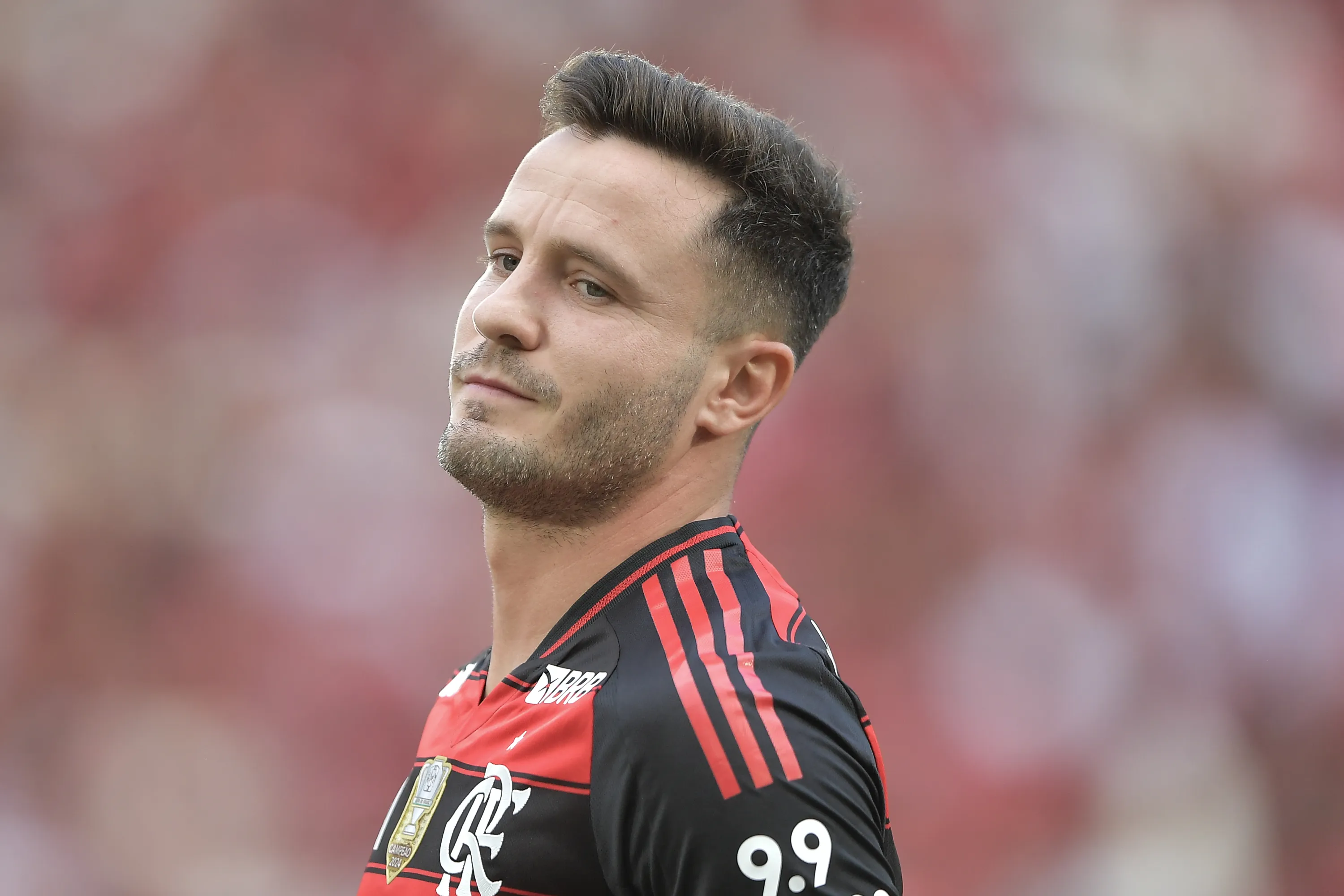 Saul jogador do Flamengo durante partida contra o Gremio no estadio Maracana pelo campeonato Brasileiro A 2025. Foto: Thiago Ribeiro/AGIF