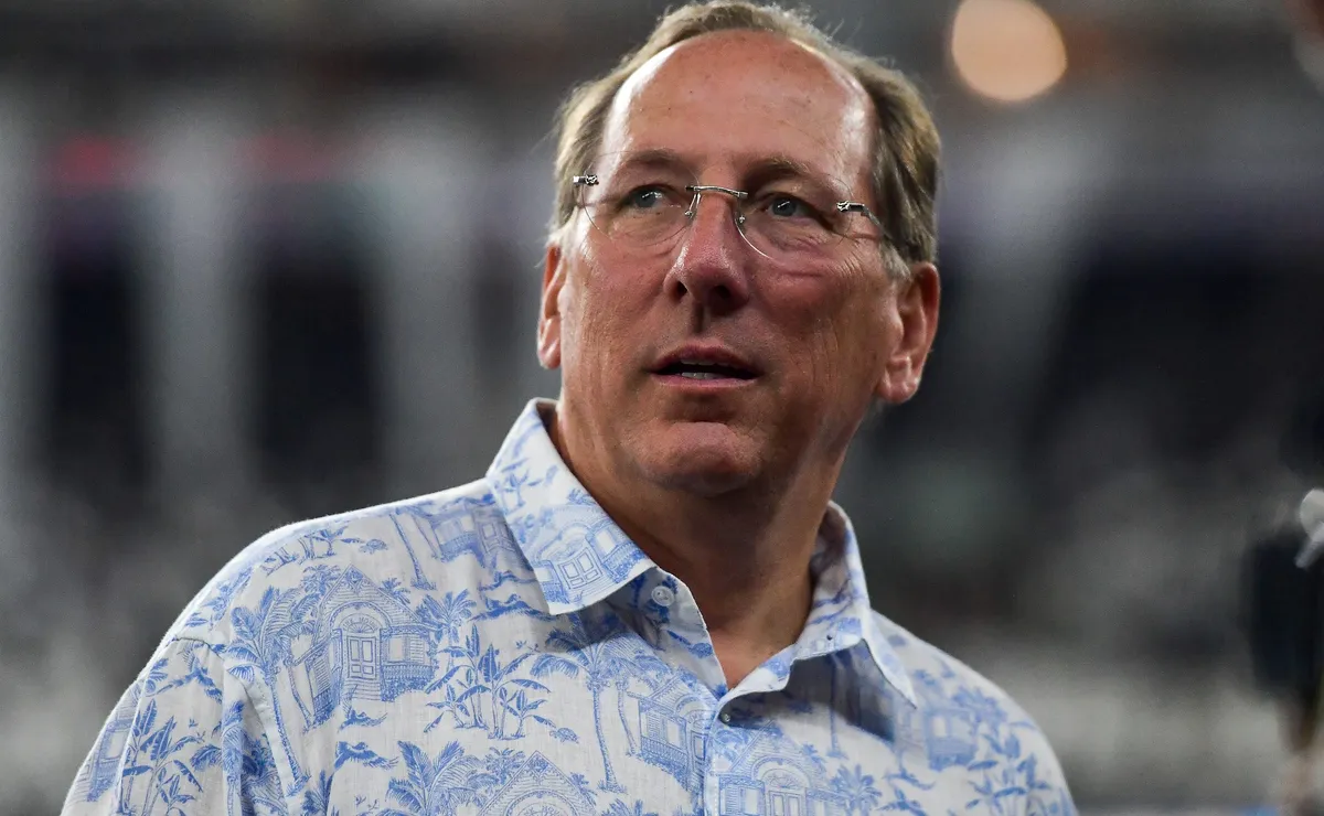 John Textor responde após anúncio de venda da SAF do Botafogo em jornal: “É uma exigência rotineira”