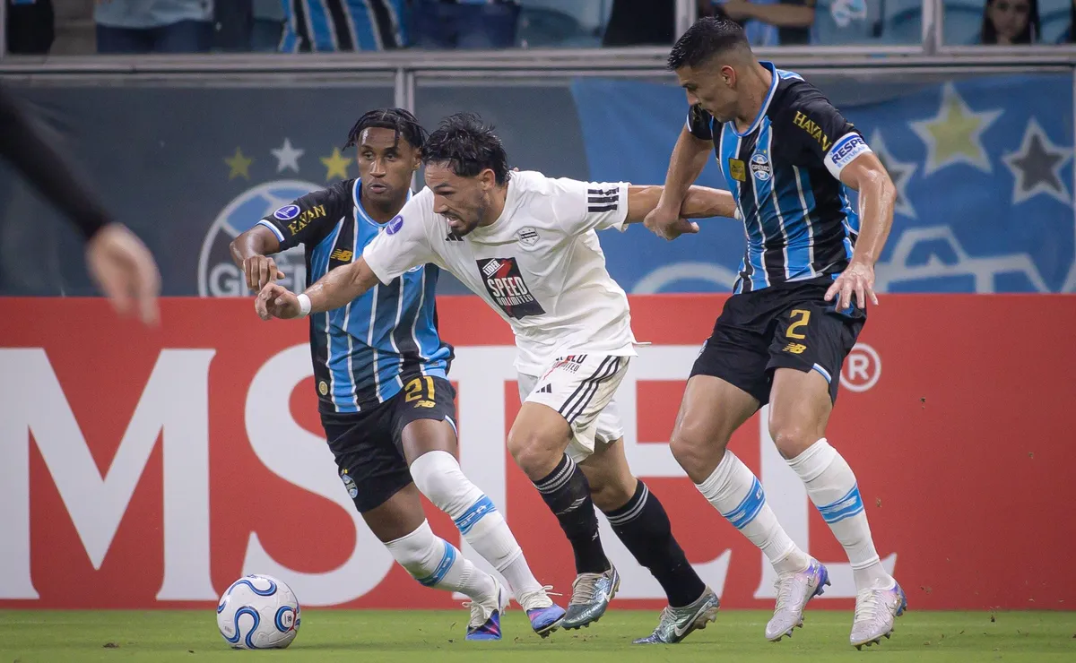 Grêmio esbarra na própria limitação e tem 1º tempo pobre contra o Deportivo Riestra na Arena