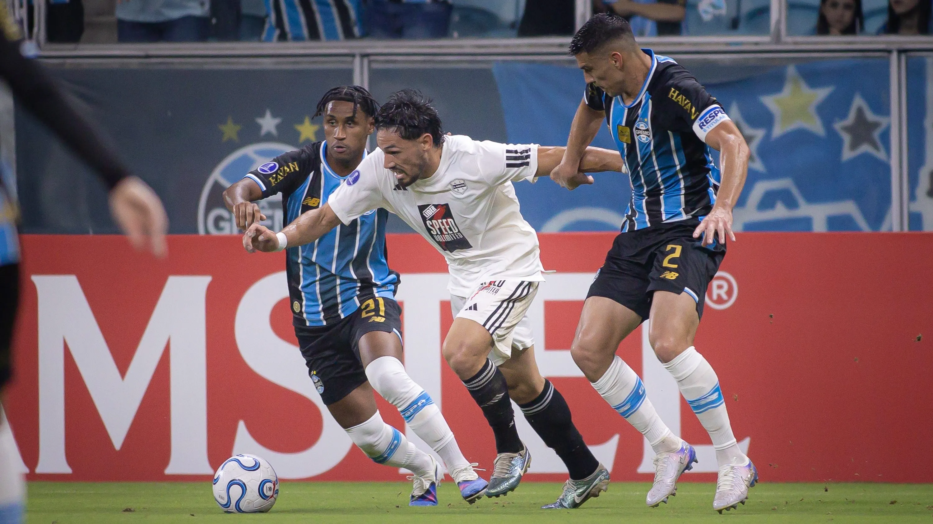 Grêmio vence na Sul-Americana – Foto: Maxi Franzoi/AGIF