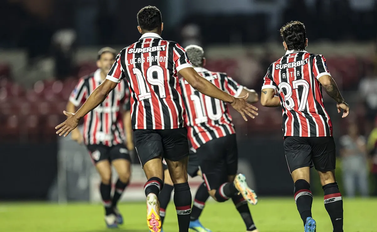 São Paulo domina início, segura pressão e vence o O’Higgins no Copa Sul-Americana