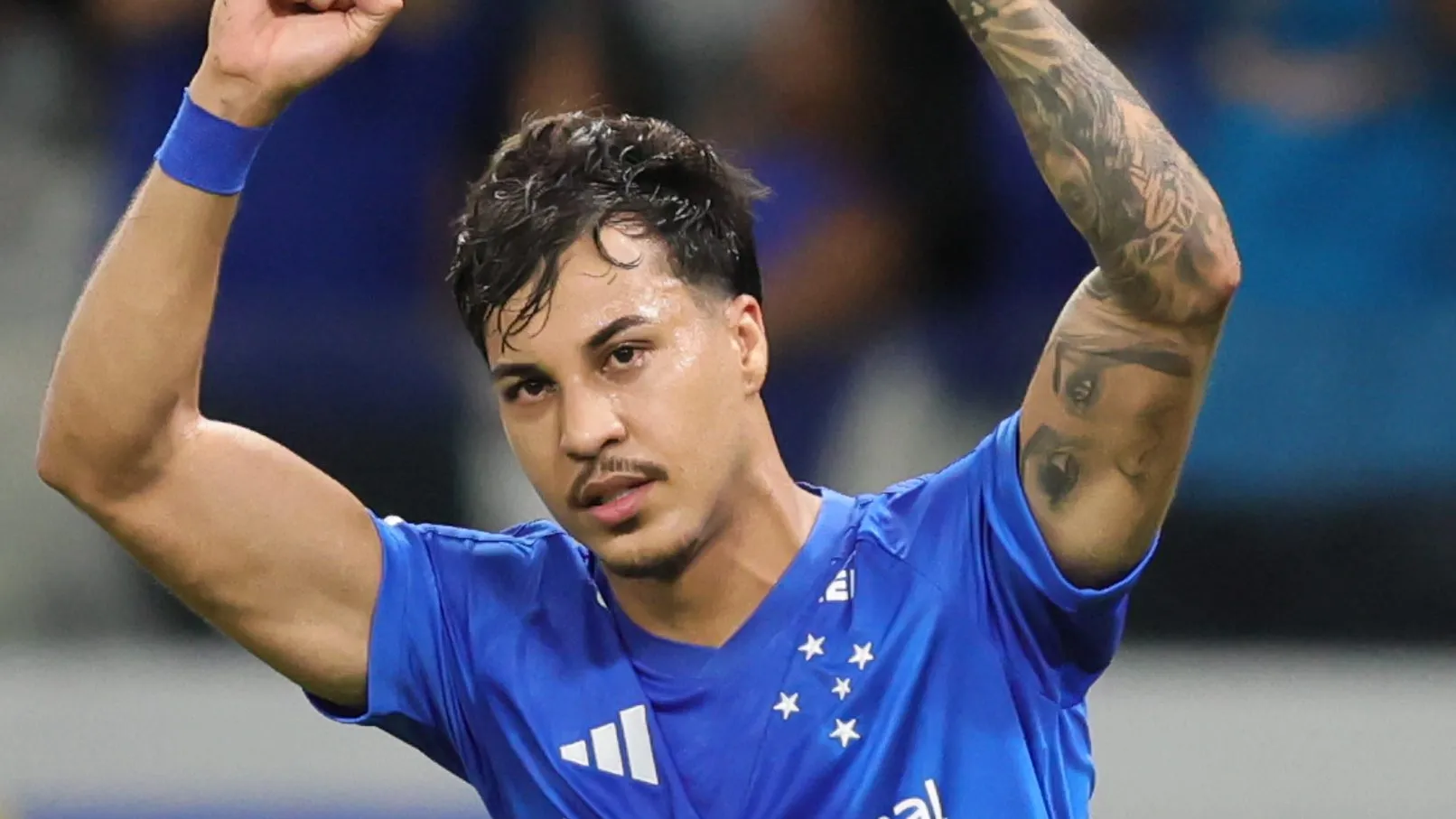 Kaio Jorge jogador do Cruzeiro comemora seu gol durante partida contra o Vitoria no estadio Mineirao pelo campeonato Brasileiro A 2026. Foto: Gilson Lobo/AGIF